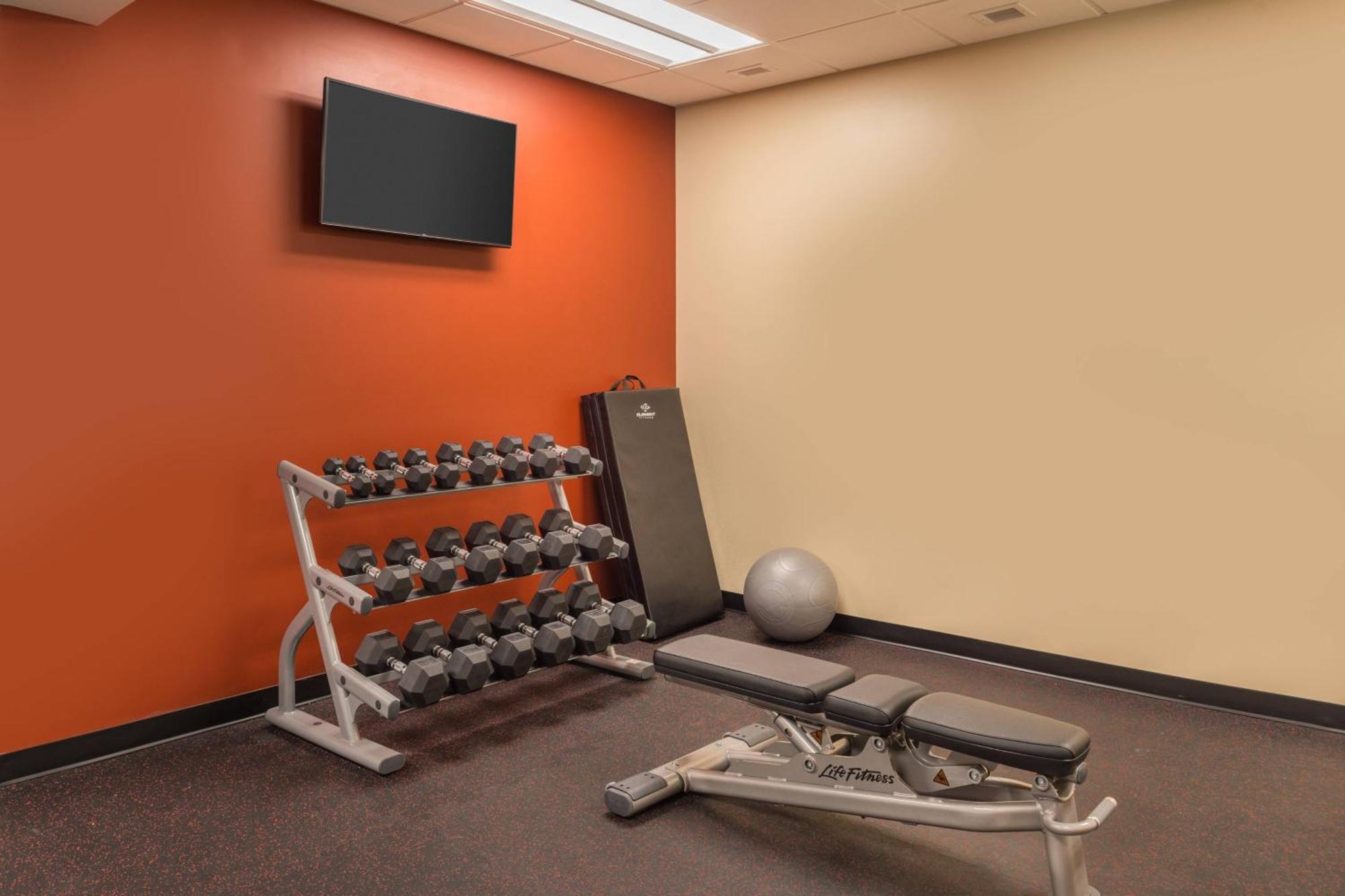 Towneplace Suites By Marriott New Hartford Екстериор снимка