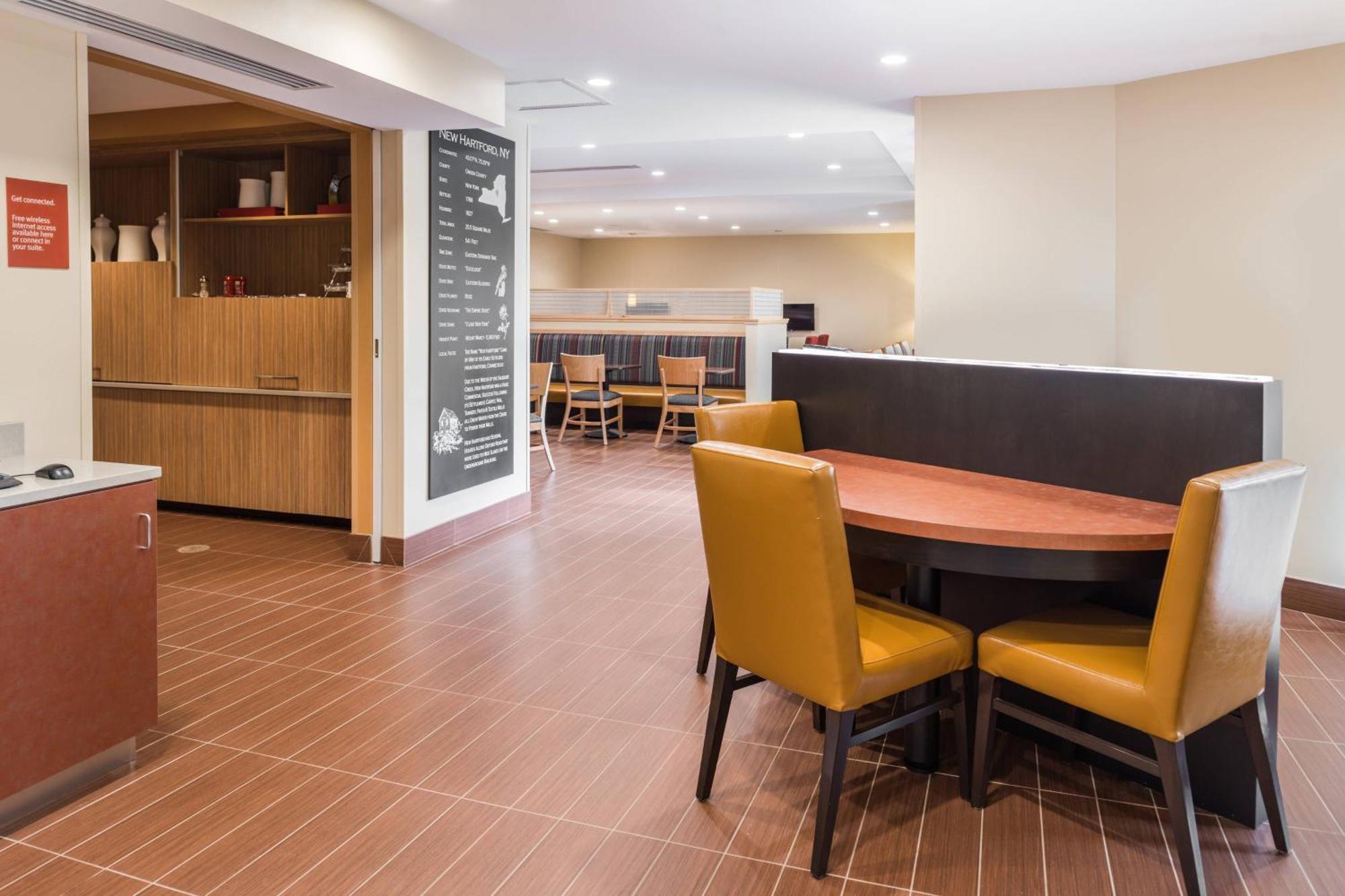 Towneplace Suites By Marriott New Hartford Екстериор снимка