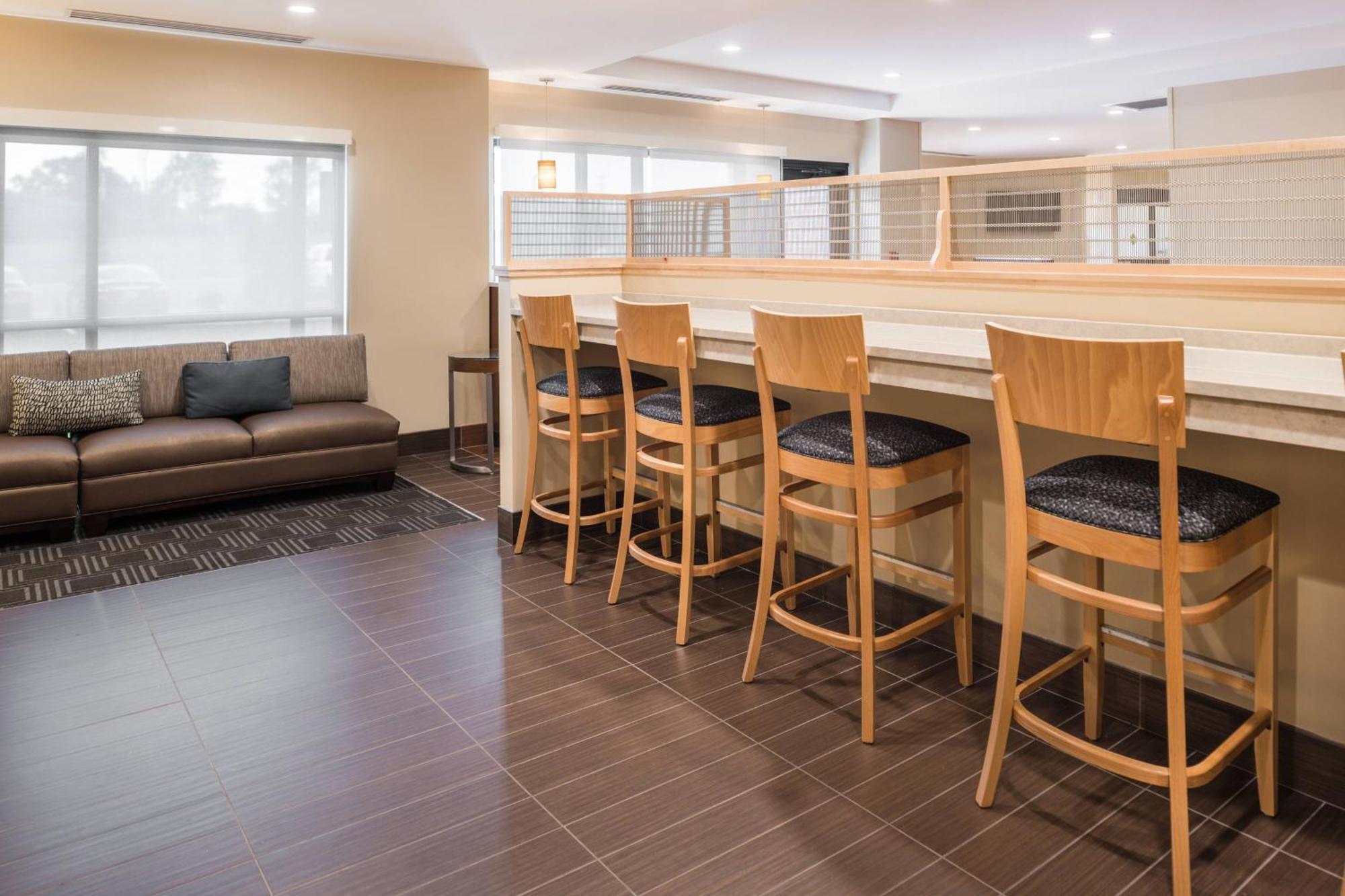 Towneplace Suites By Marriott New Hartford Екстериор снимка