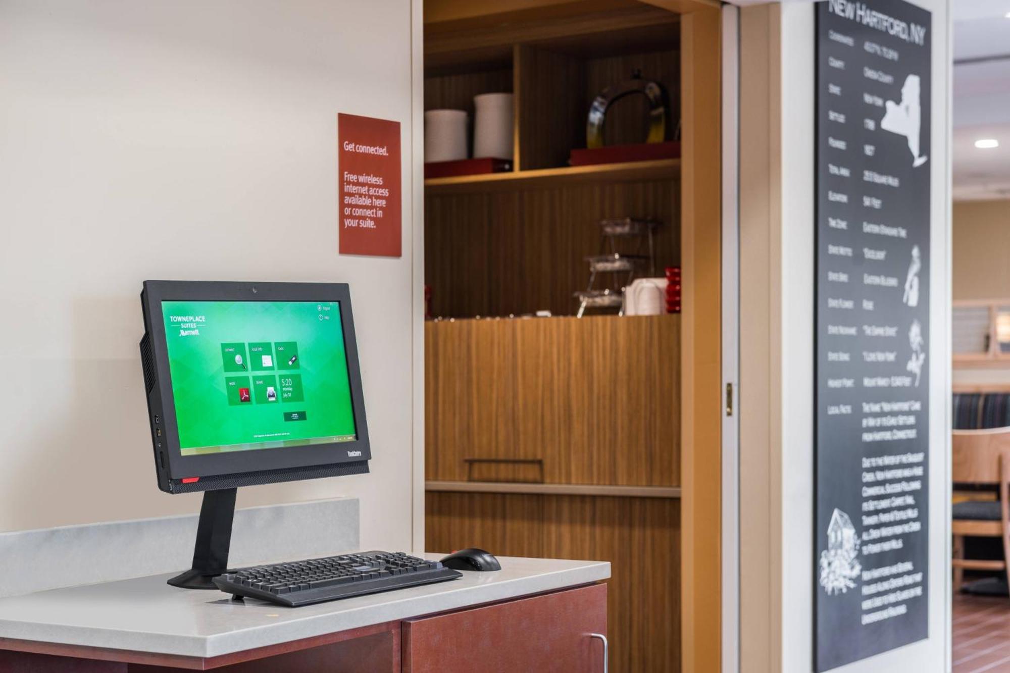 Towneplace Suites By Marriott New Hartford Екстериор снимка