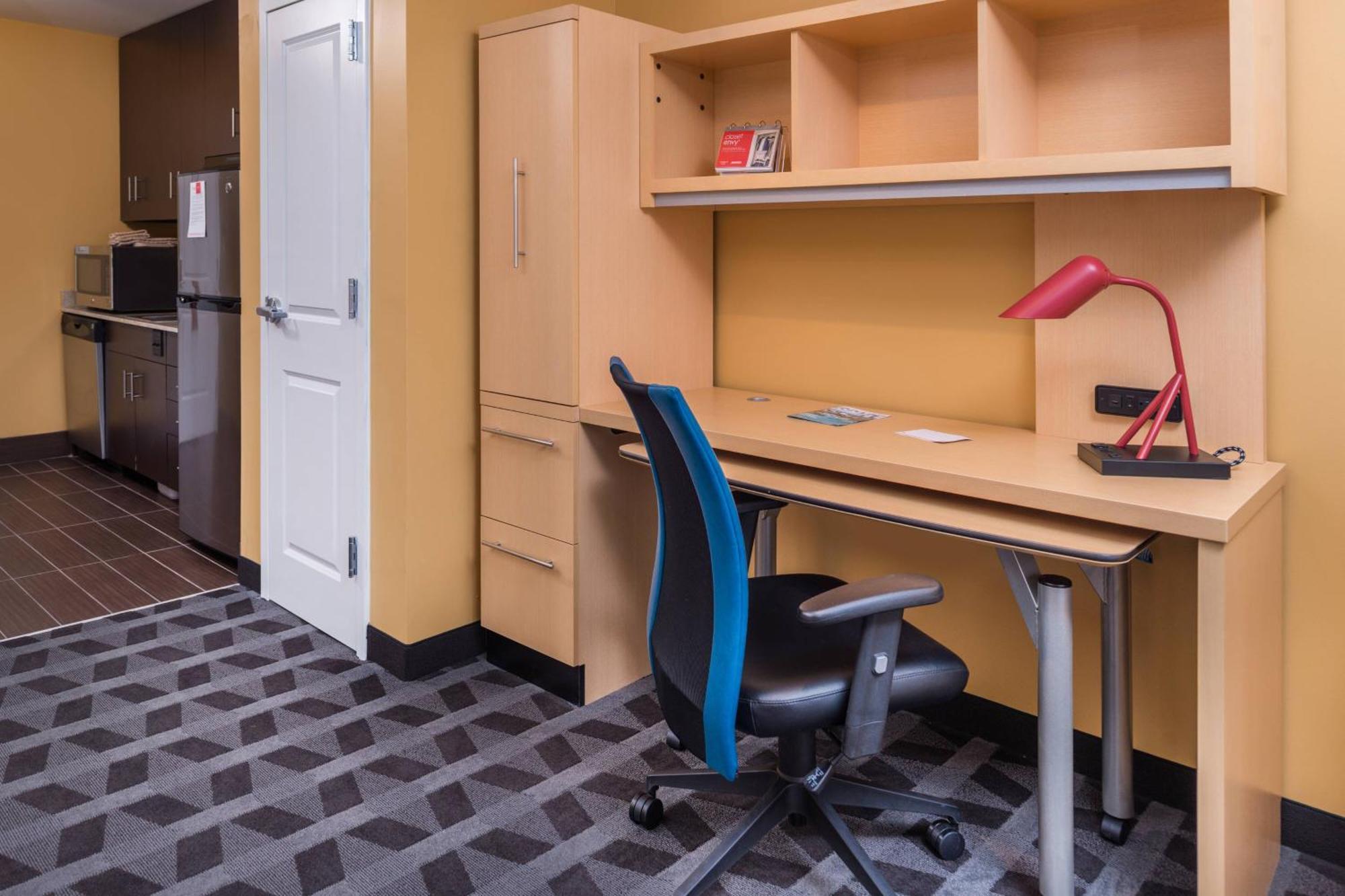 Towneplace Suites By Marriott New Hartford Екстериор снимка