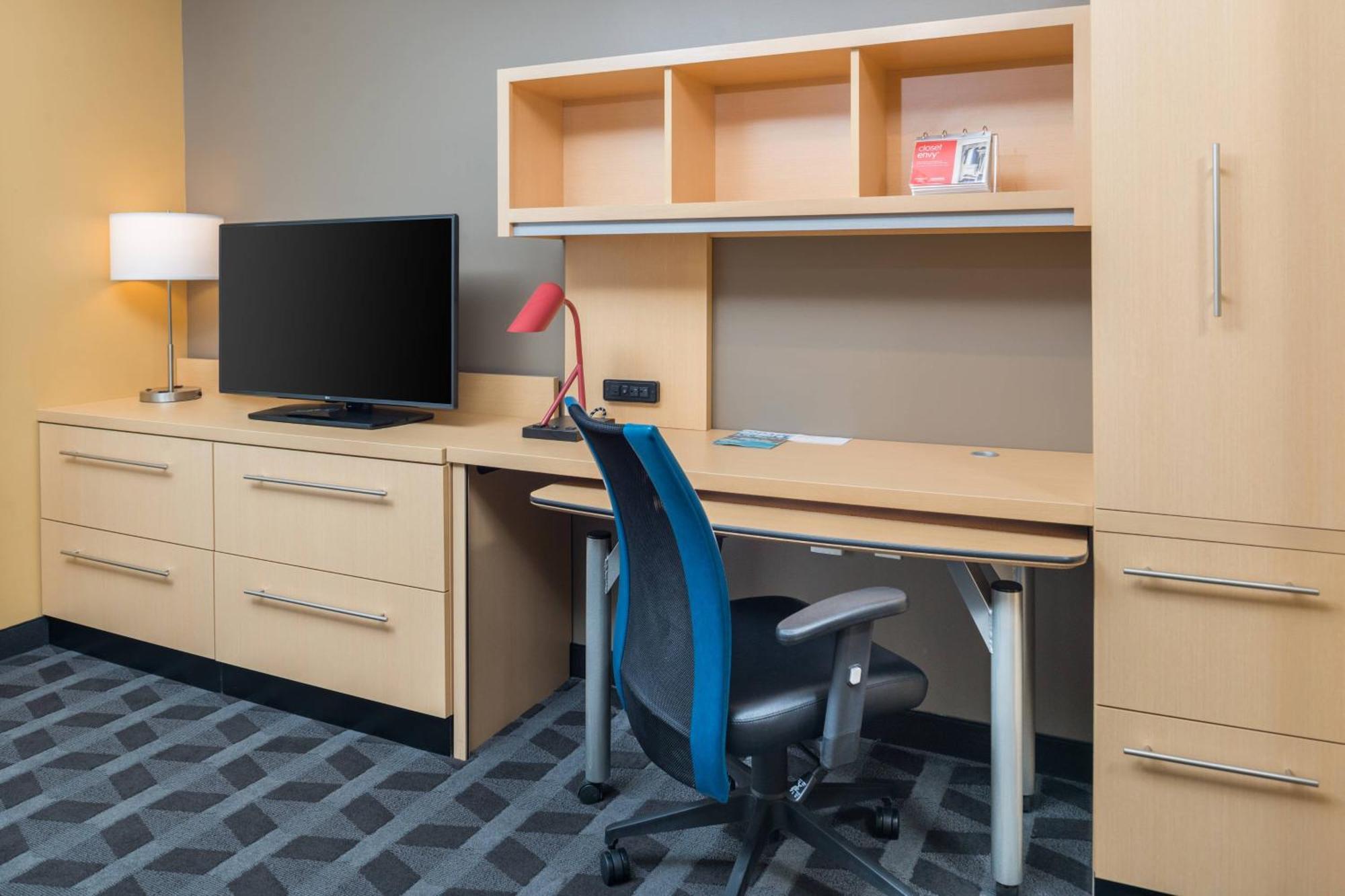 Towneplace Suites By Marriott New Hartford Екстериор снимка