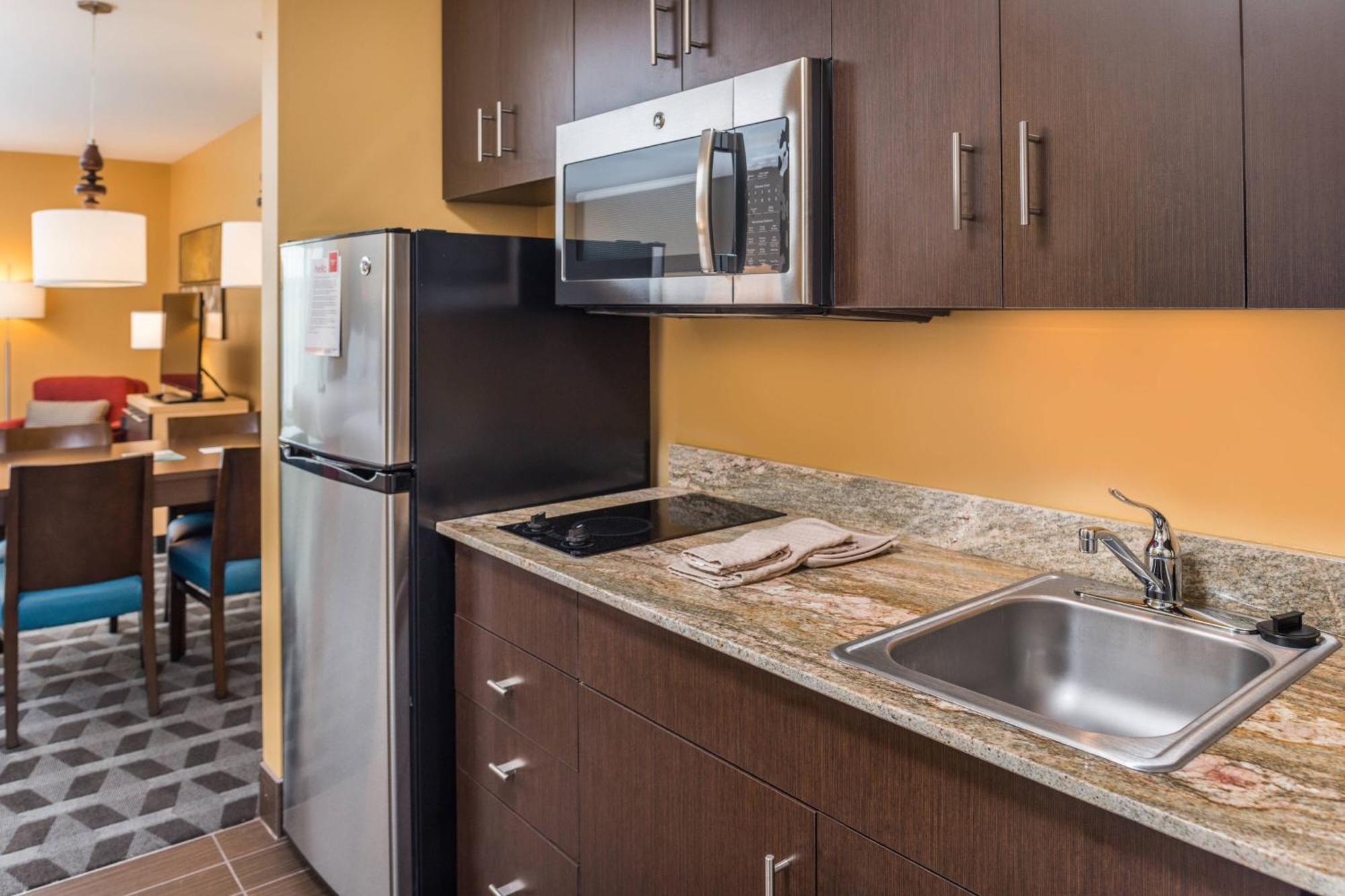 Towneplace Suites By Marriott New Hartford Екстериор снимка
