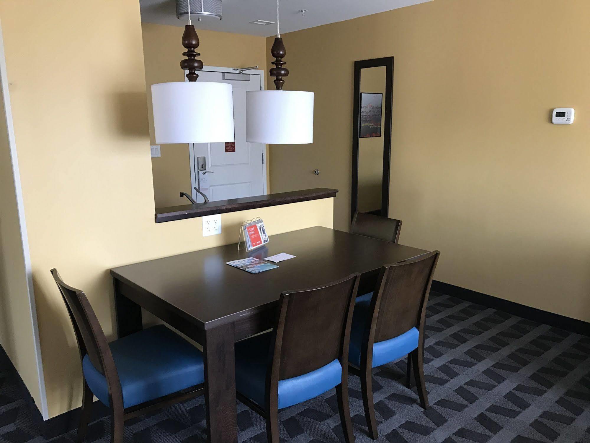 Towneplace Suites By Marriott New Hartford Екстериор снимка
