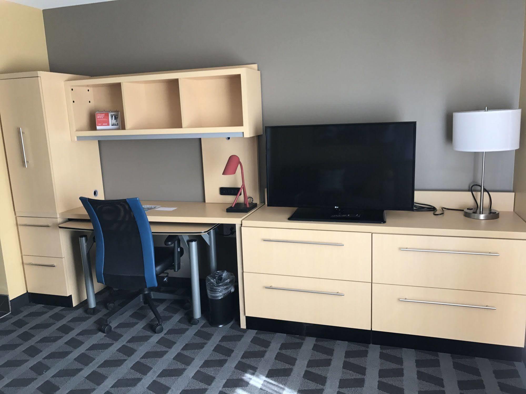 Towneplace Suites By Marriott New Hartford Екстериор снимка