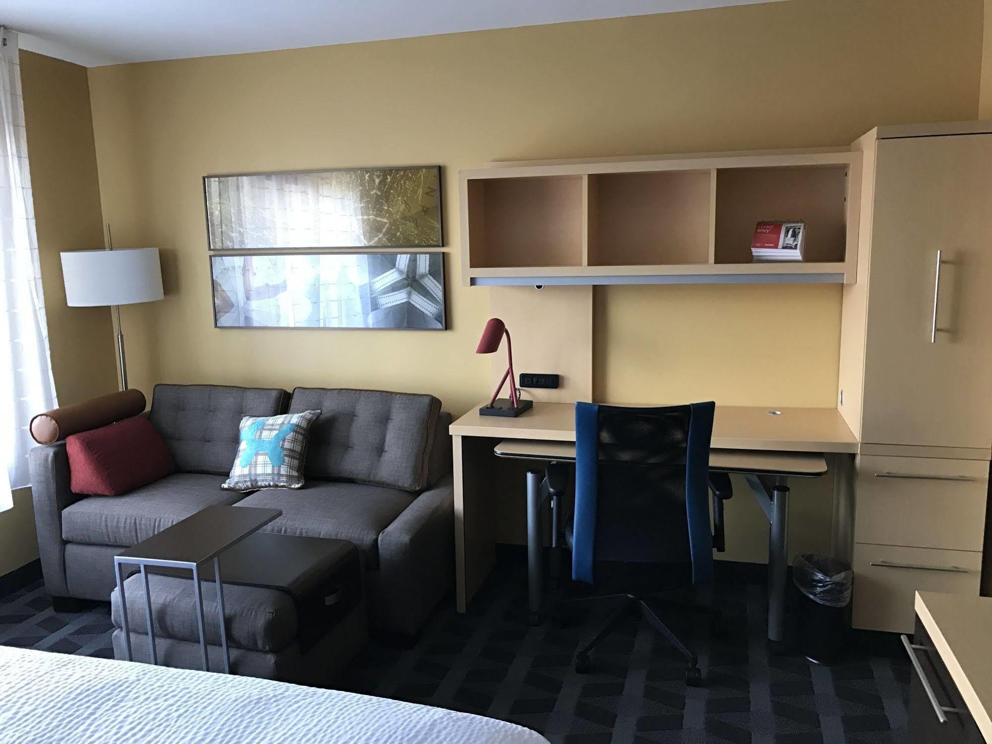 Towneplace Suites By Marriott New Hartford Екстериор снимка