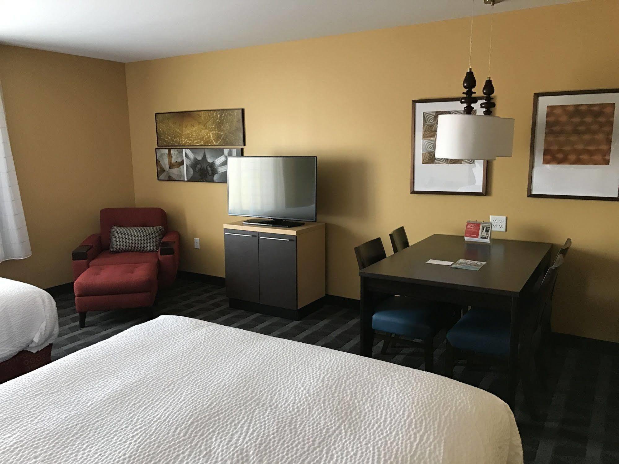 Towneplace Suites By Marriott New Hartford Екстериор снимка