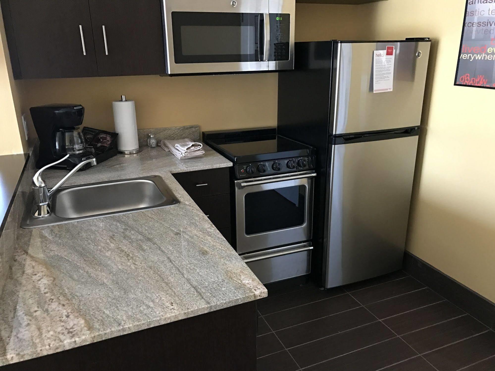 Towneplace Suites By Marriott New Hartford Екстериор снимка