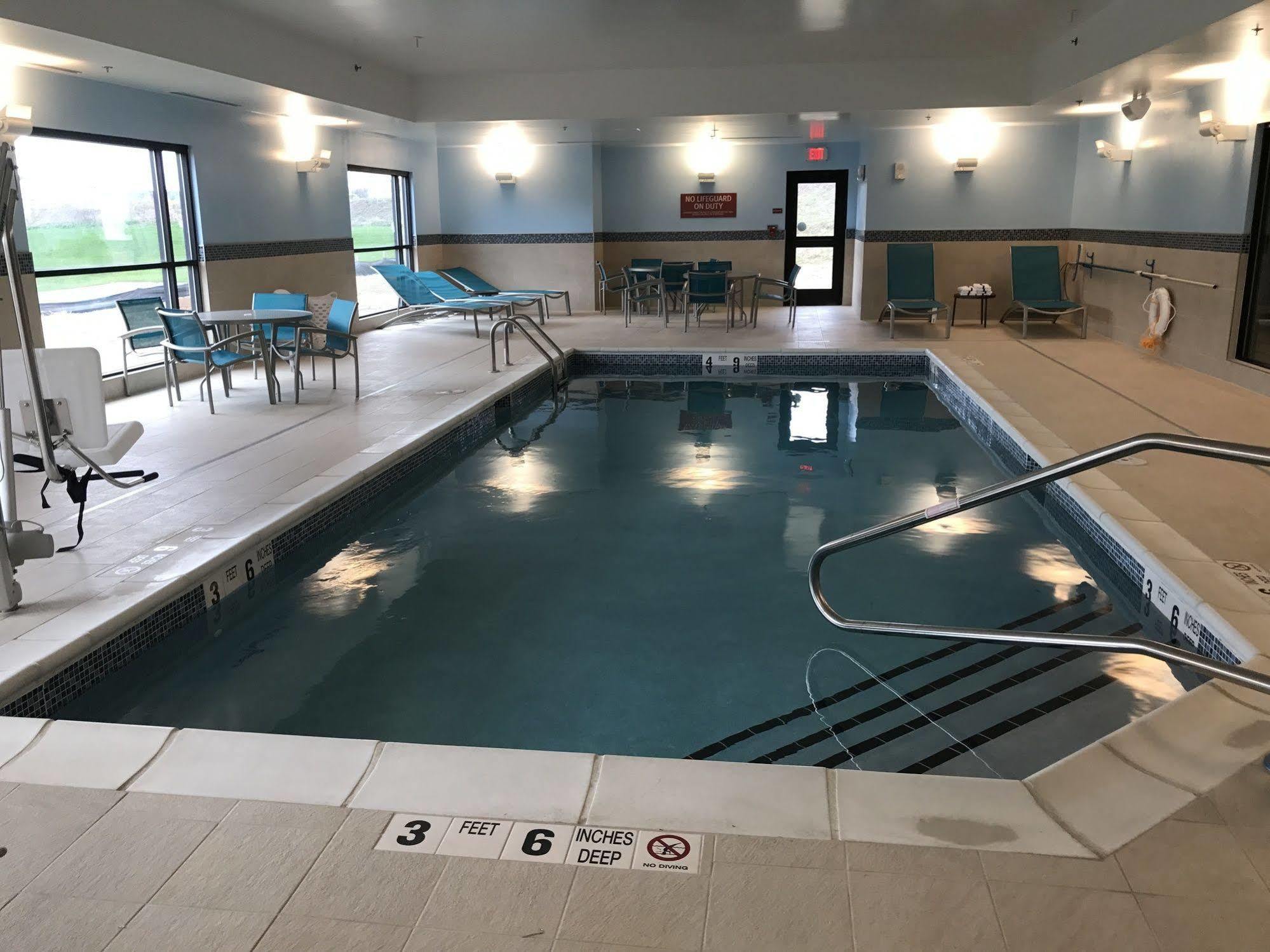 Towneplace Suites By Marriott New Hartford Екстериор снимка