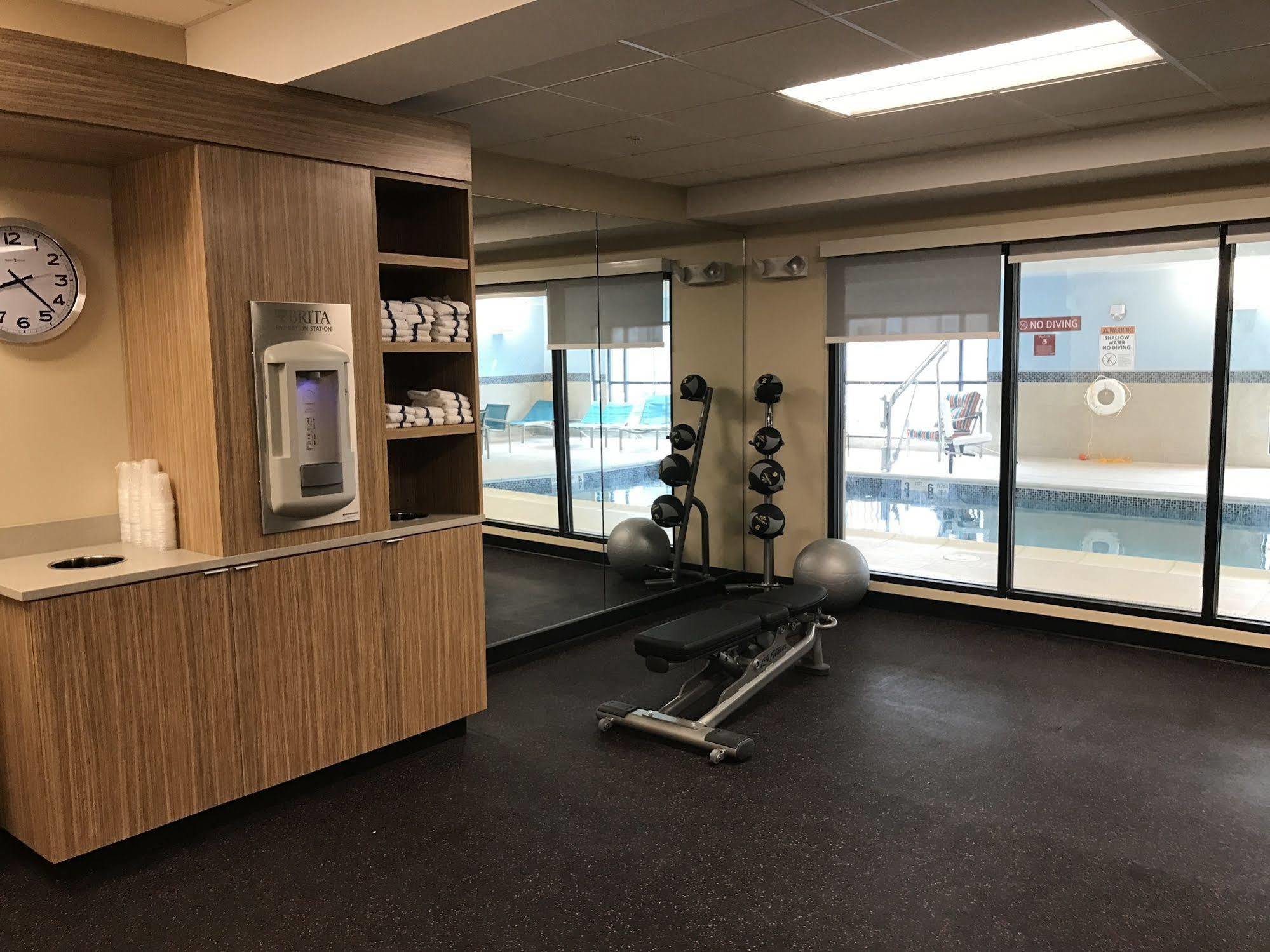 Towneplace Suites By Marriott New Hartford Екстериор снимка