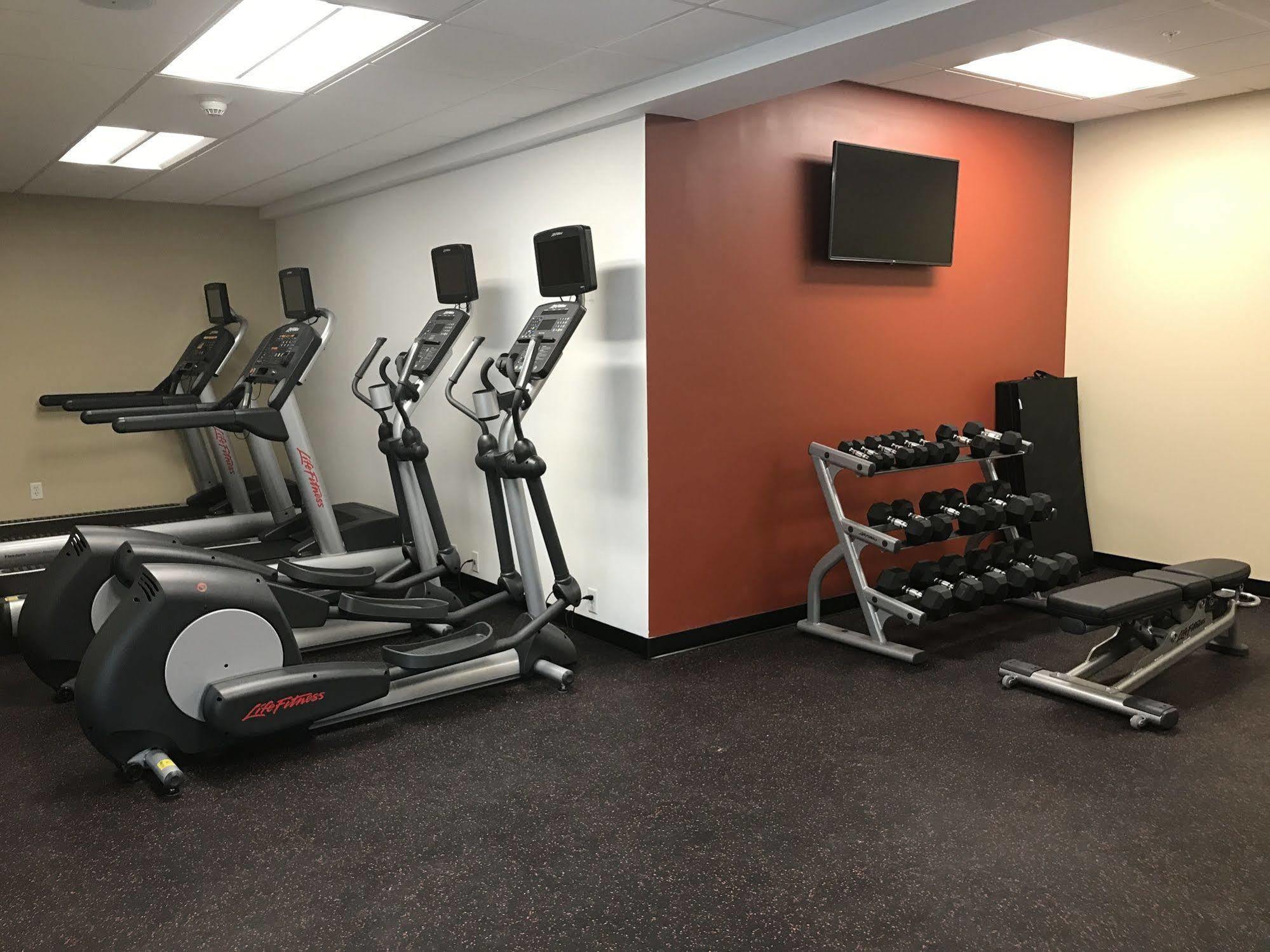 Towneplace Suites By Marriott New Hartford Екстериор снимка